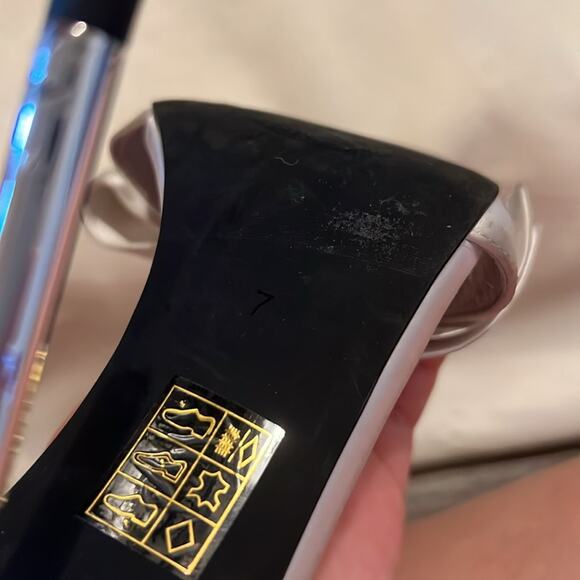 Jeffrey Campbell Queening Sandal In White size 7 - Picture 10 of 10